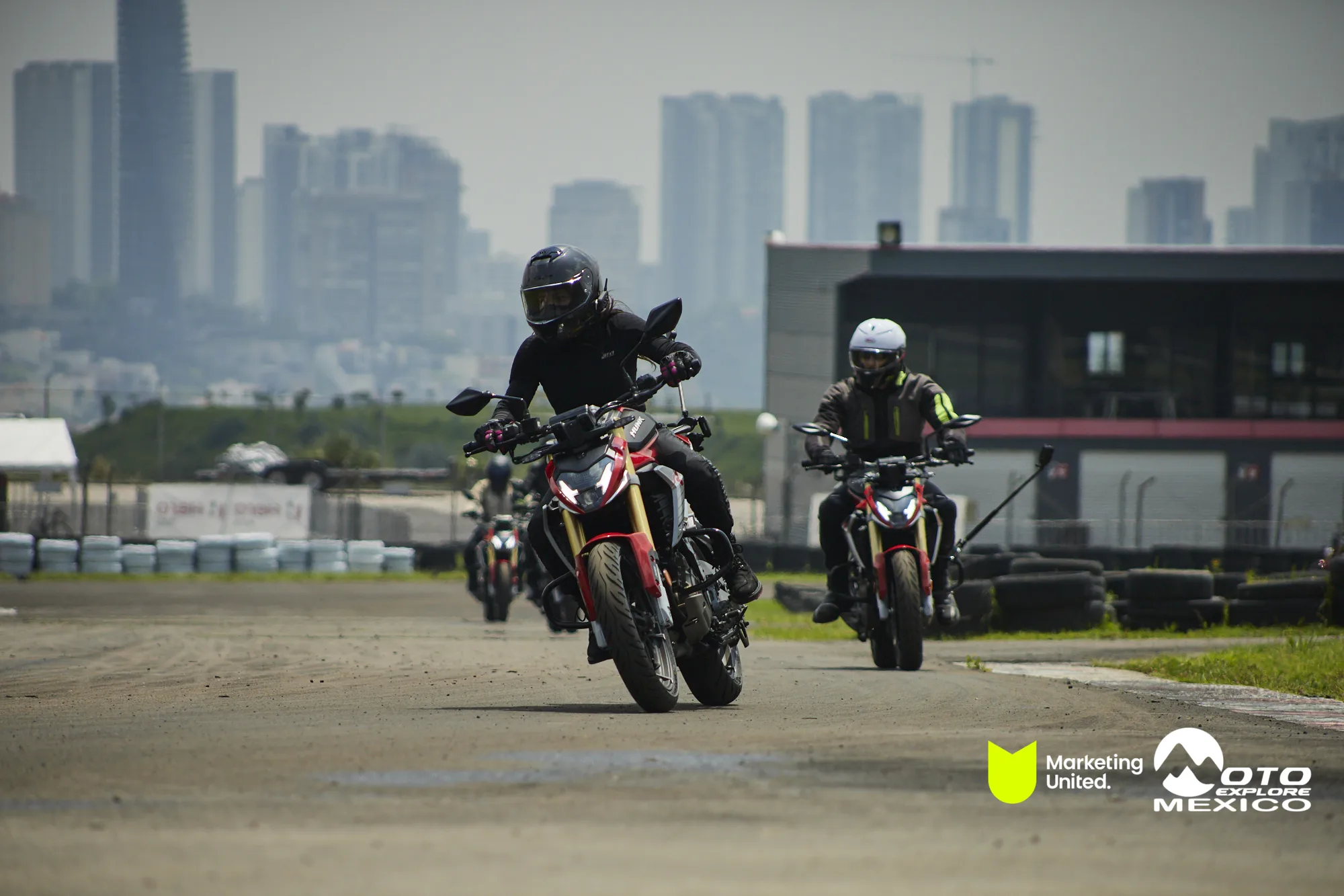 HUNK TRACKDAY 92